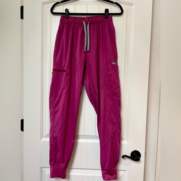 Niaahinn Hot pink scrub set, size L - Picture 3 of 10